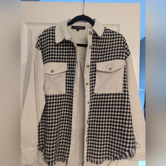 Blu Pepper houndstooth shacket - Picture 7 of 12
